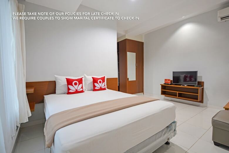 Hotel Zen Rooms Puri Indah Syariah