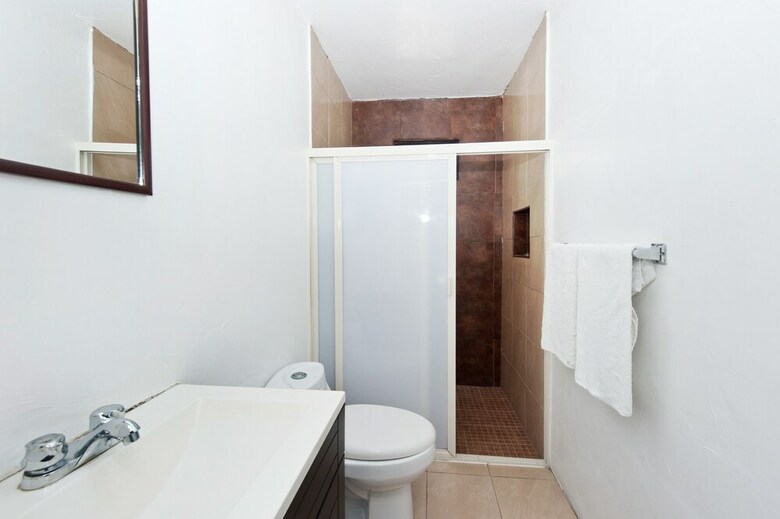 Hotel Econosuites Monterrey