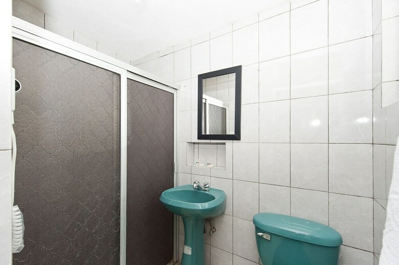 Hotel Econosuites Monterrey