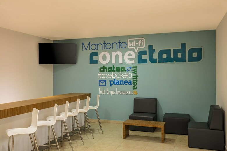 Hotel One Leon Antares