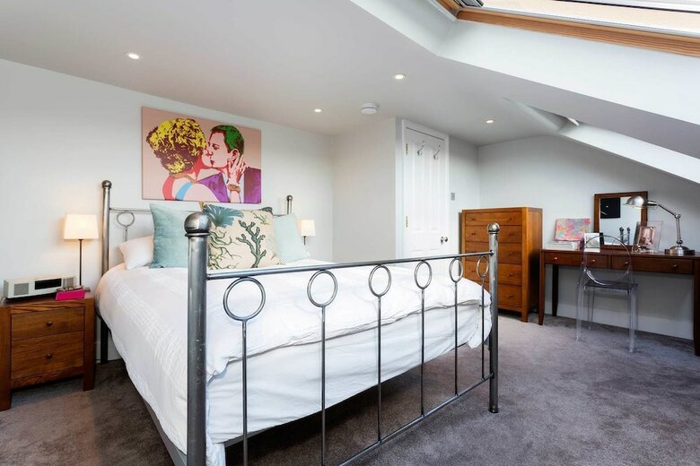 Veeve - Clapham Fairytale