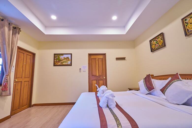 Hotel Hueankhamhom Resort