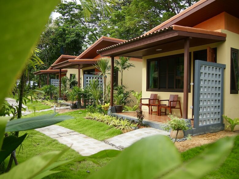 Hotel At Bangsak Resort