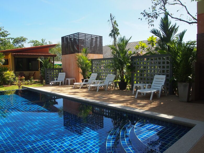 Hotel At Bangsak Resort