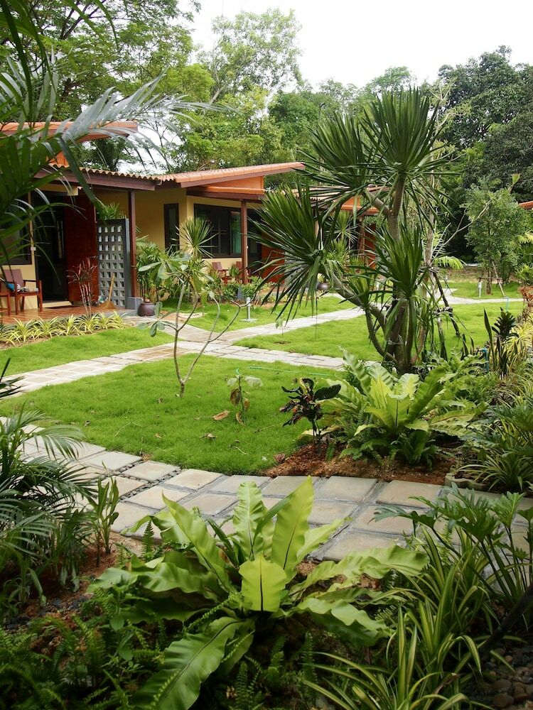 Hotel At Bangsak Resort