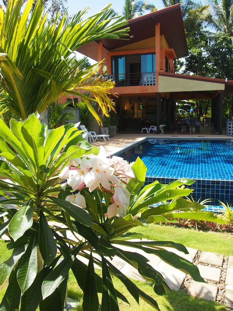 Hotel At Bangsak Resort