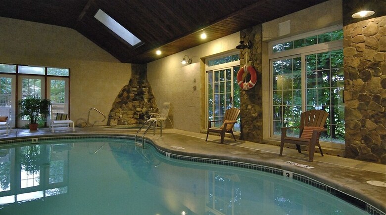 Bed & Breakfast Wrens Nest Village Inn
