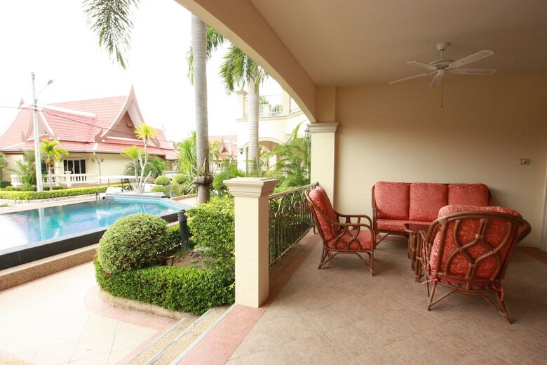 Aparthotel Bang Sarey Nordic Resort