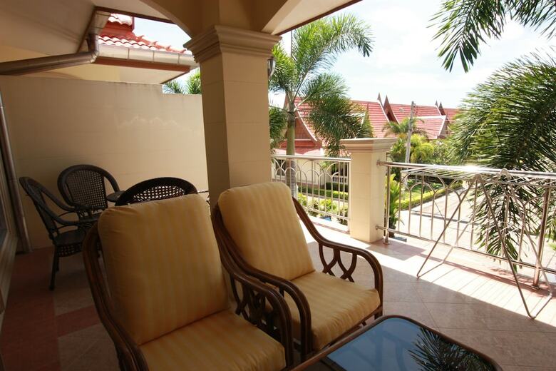 Aparthotel Bang Sarey Nordic Resort