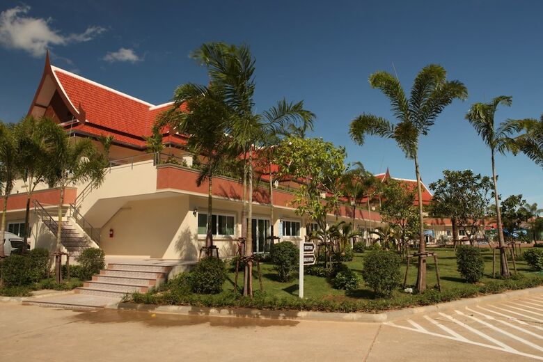 Aparthotel Bang Sarey Nordic Resort