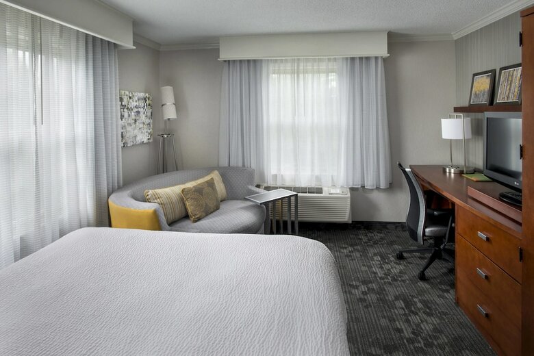 Hotel Courtyard By Marriott Tinton Falls Eatontown