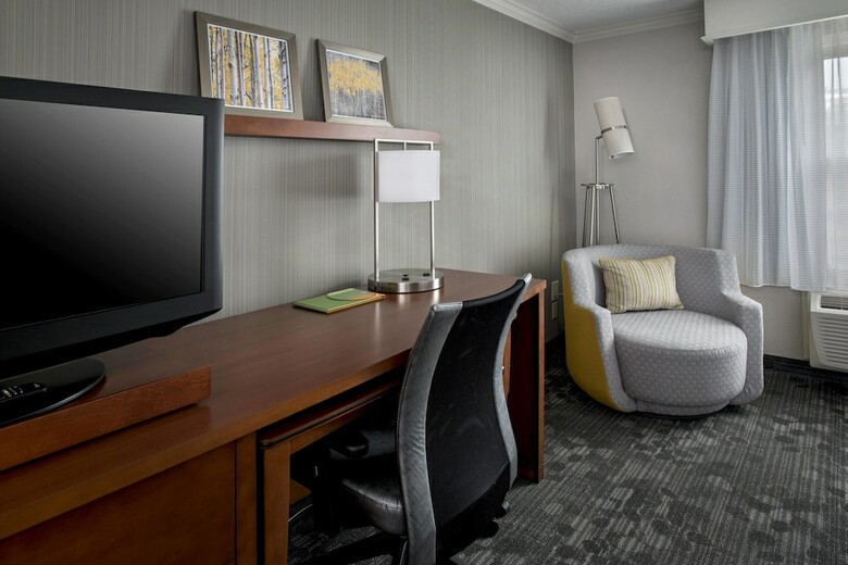 Hotel Courtyard By Marriott Tinton Falls Eatontown