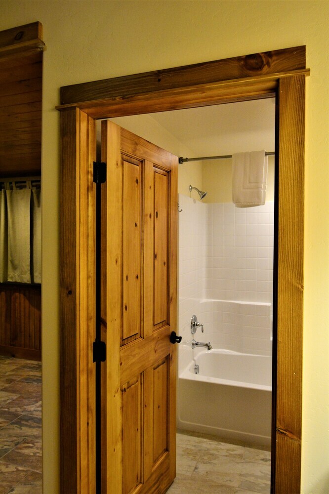 Posada Mcallister Inn & Lodging