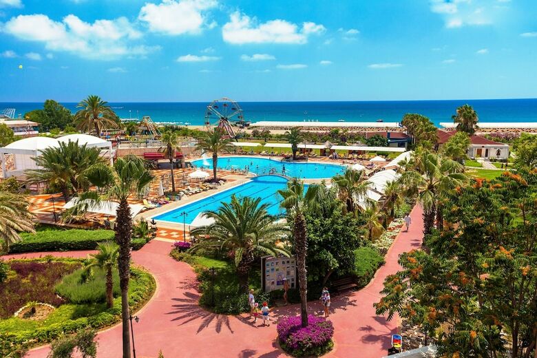 Club Hotel Turan Prince World