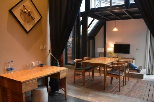 Yamen Hostel