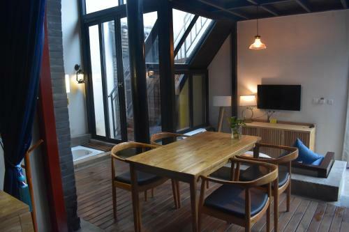 Yamen Hostel