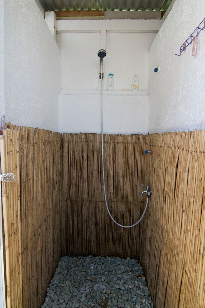 Hostal Go Surfari House