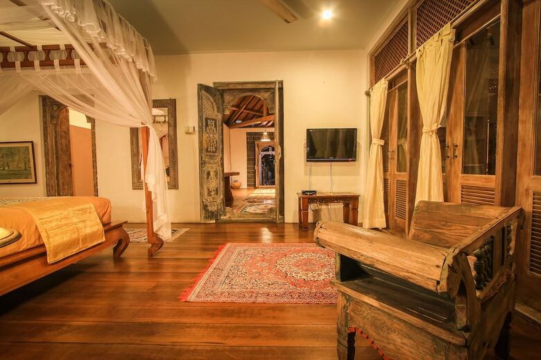 Rumah Nyaman Villa