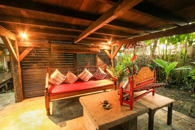 Rumah Nyaman Villa