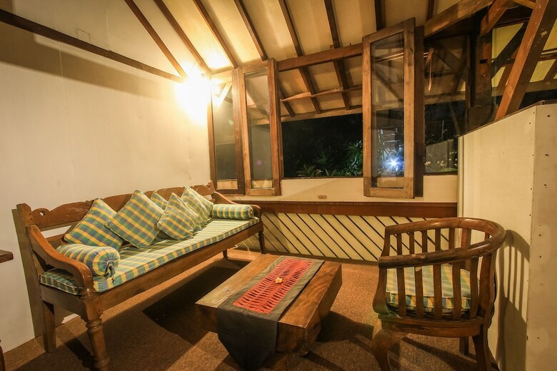 Rumah Nyaman Villa