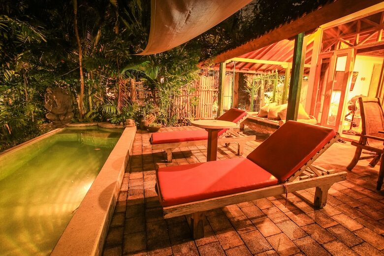 Rumah Nyaman Villa