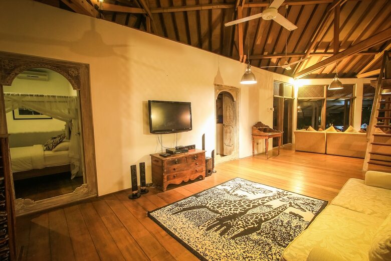 Rumah Nyaman Villa