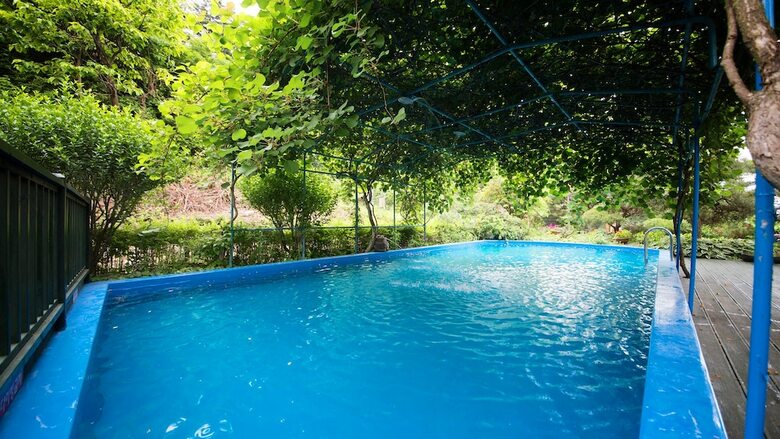 Baenae-gol Picture And Garden Pension