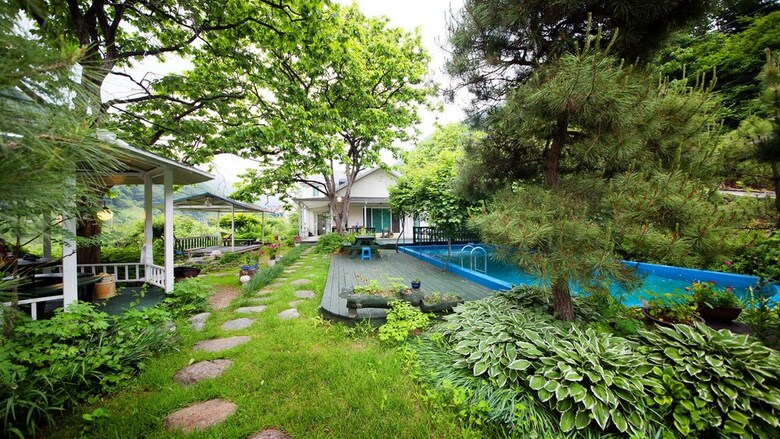 Baenae-gol Picture And Garden Pension