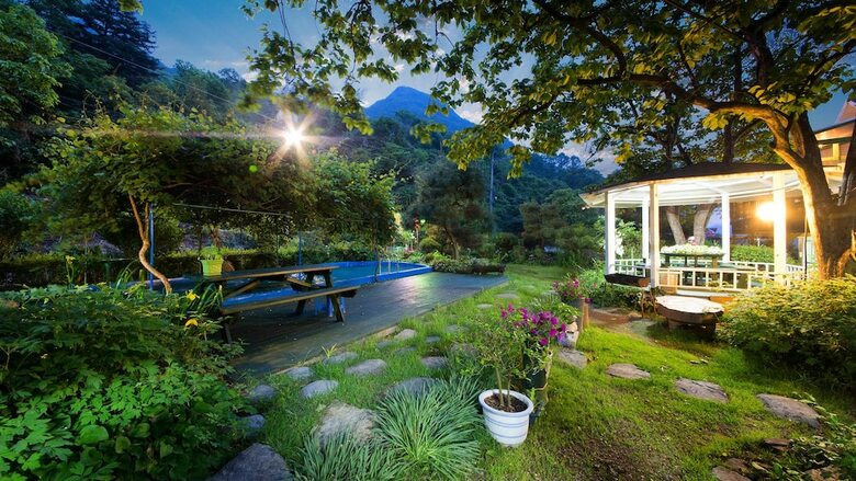 Baenae-gol Picture And Garden Pension