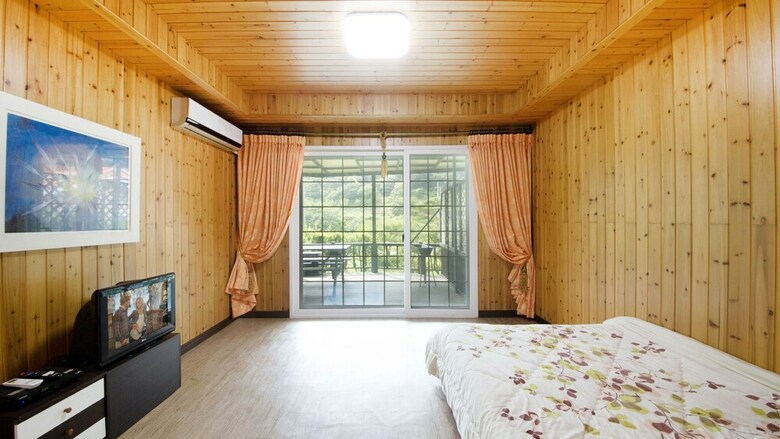 Baenae-gol Picture And Garden Pension