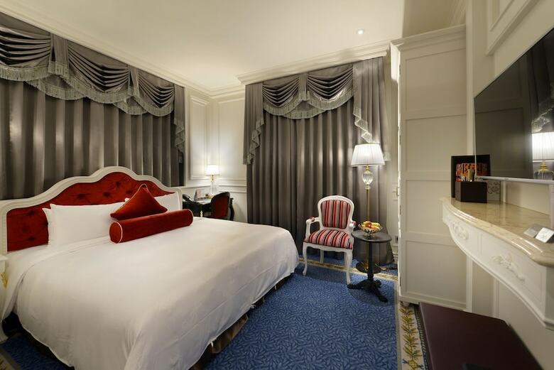 Golden Tulip Rs Boutique Hotel