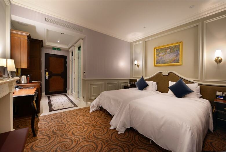 Golden Tulip Rs Boutique Hotel