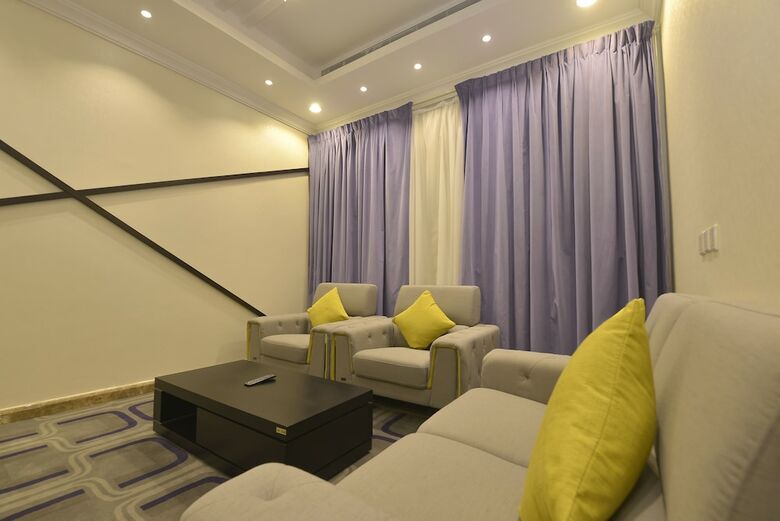 Rose White Hotel