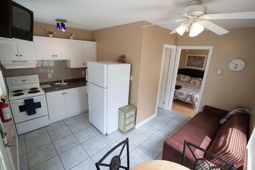 Hostal Riverfront Villa