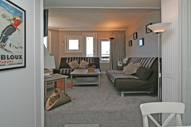 Apartment Blanchot