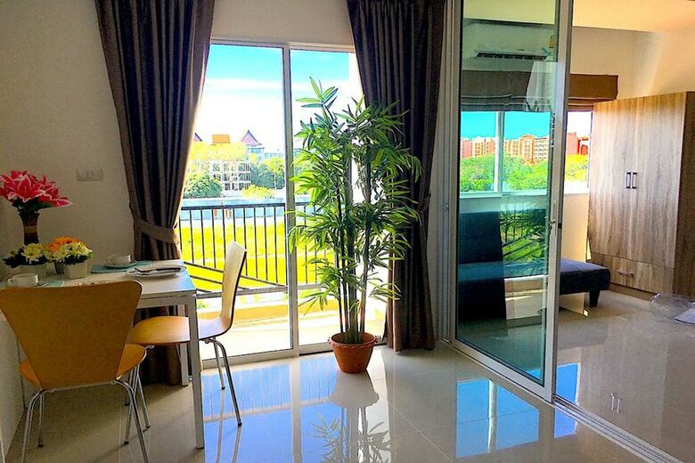 Breezy Room Jomtien