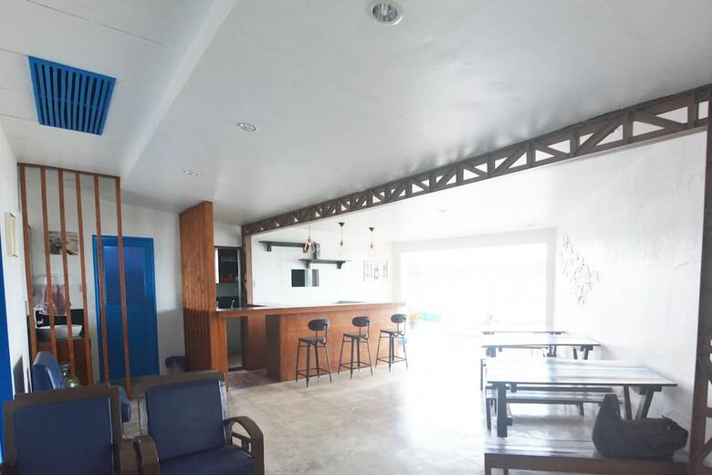 Hotel Highway To H Inn - Totolan
