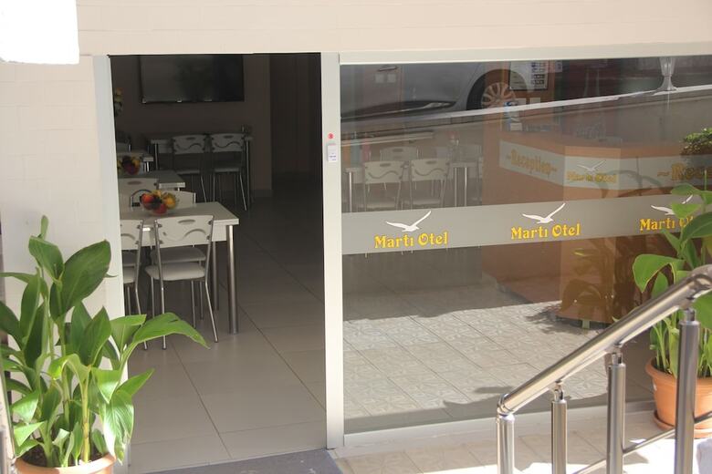 Marti Hotel