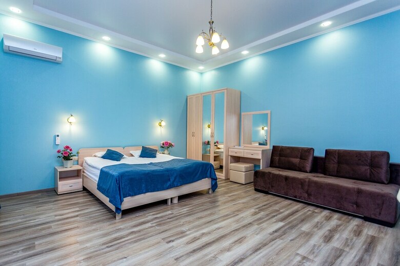 Leto Apartments