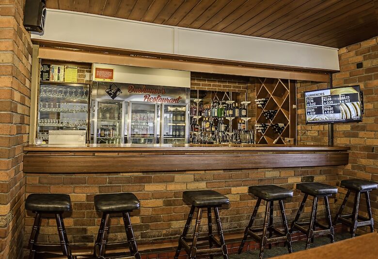 Bushmans Motor Inn