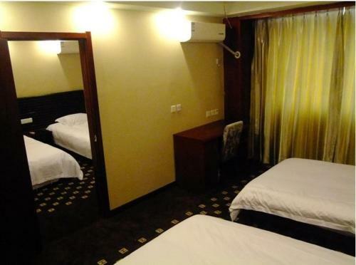 Huilong Tower Hotel
