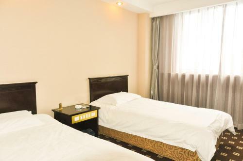 Huilong Tower Hotel