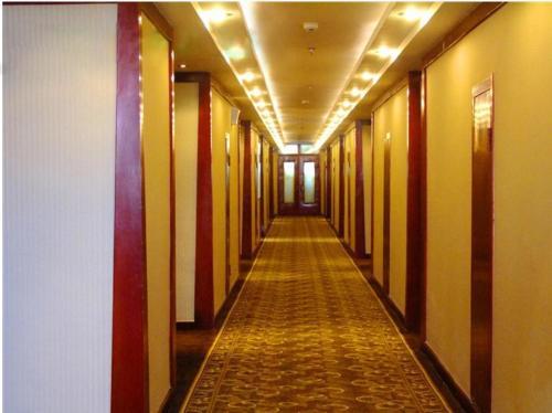 Huilong Tower Hotel