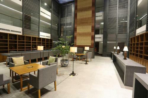 Qiwanglou Hotel