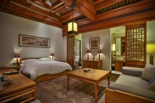 Qiwanglou Hotel
