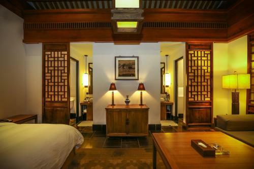 Qiwanglou Hotel