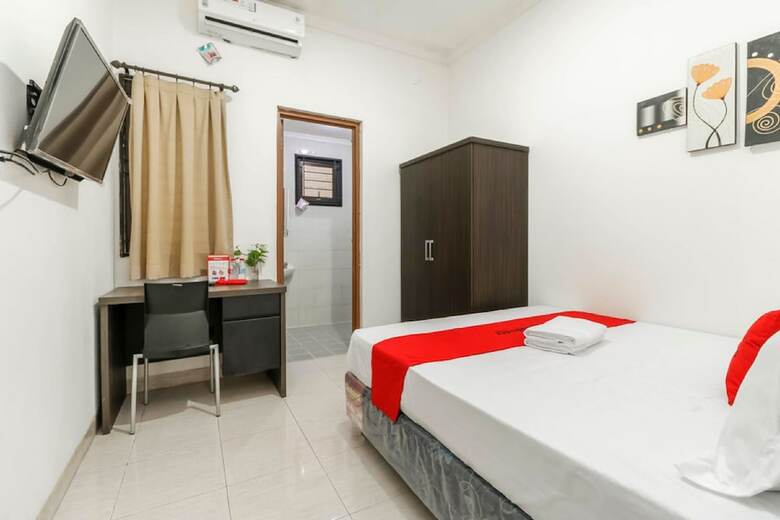 Hotel Reddoorz Plus Near Trisakti University