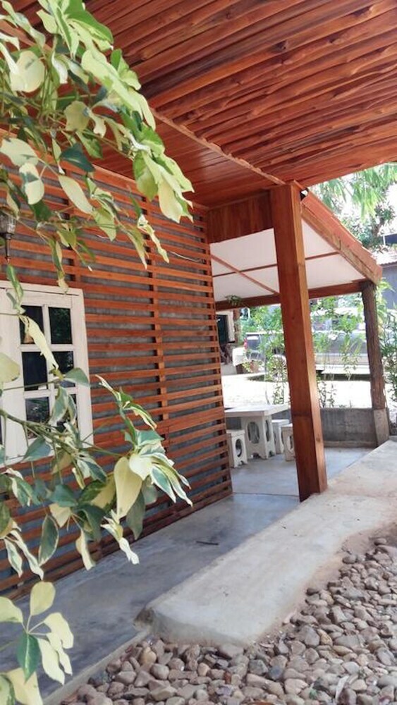 Hotel Sai Yok Noi Blue Mountain Resort