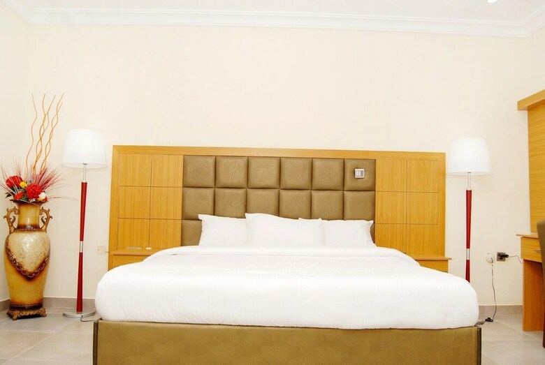 Hotel Yewa Frontier