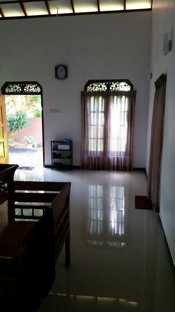 Hotel Srilusa Home Stay Hikkaduwa
